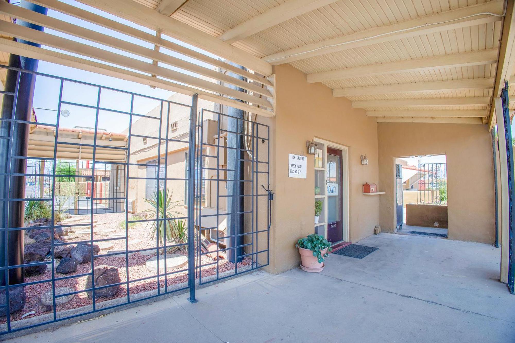 Sands Motel By Oyo El Paso Near Airport Exterior photo