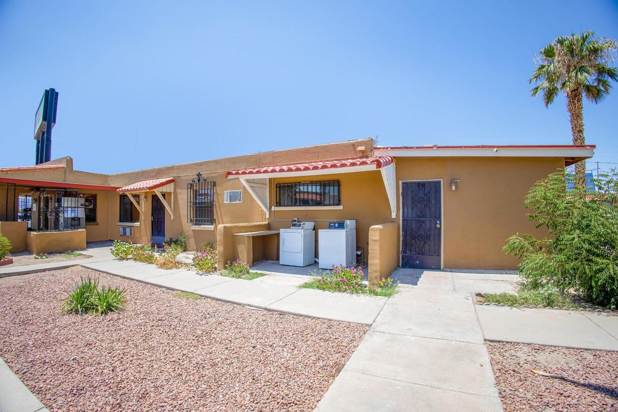 Sands Motel By Oyo El Paso Near Airport Exterior photo